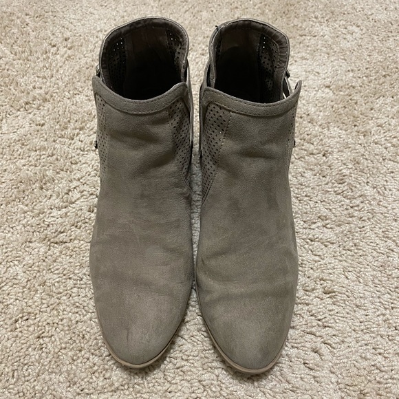 🚨SHOE SALE🚨 C.R. Suede Ankle Booties - Picture 5 of 8